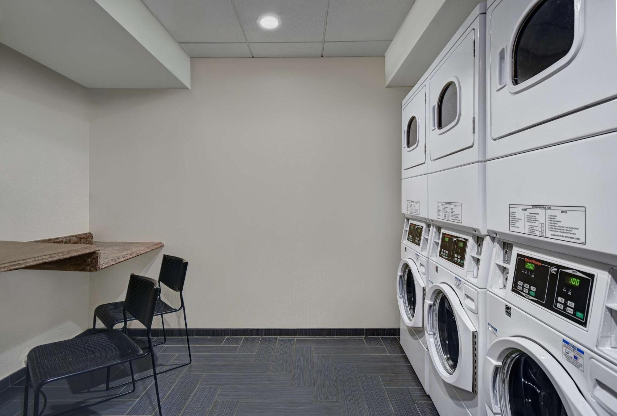 Homewood Suites By Hilton Eatontown Extérieur photo
