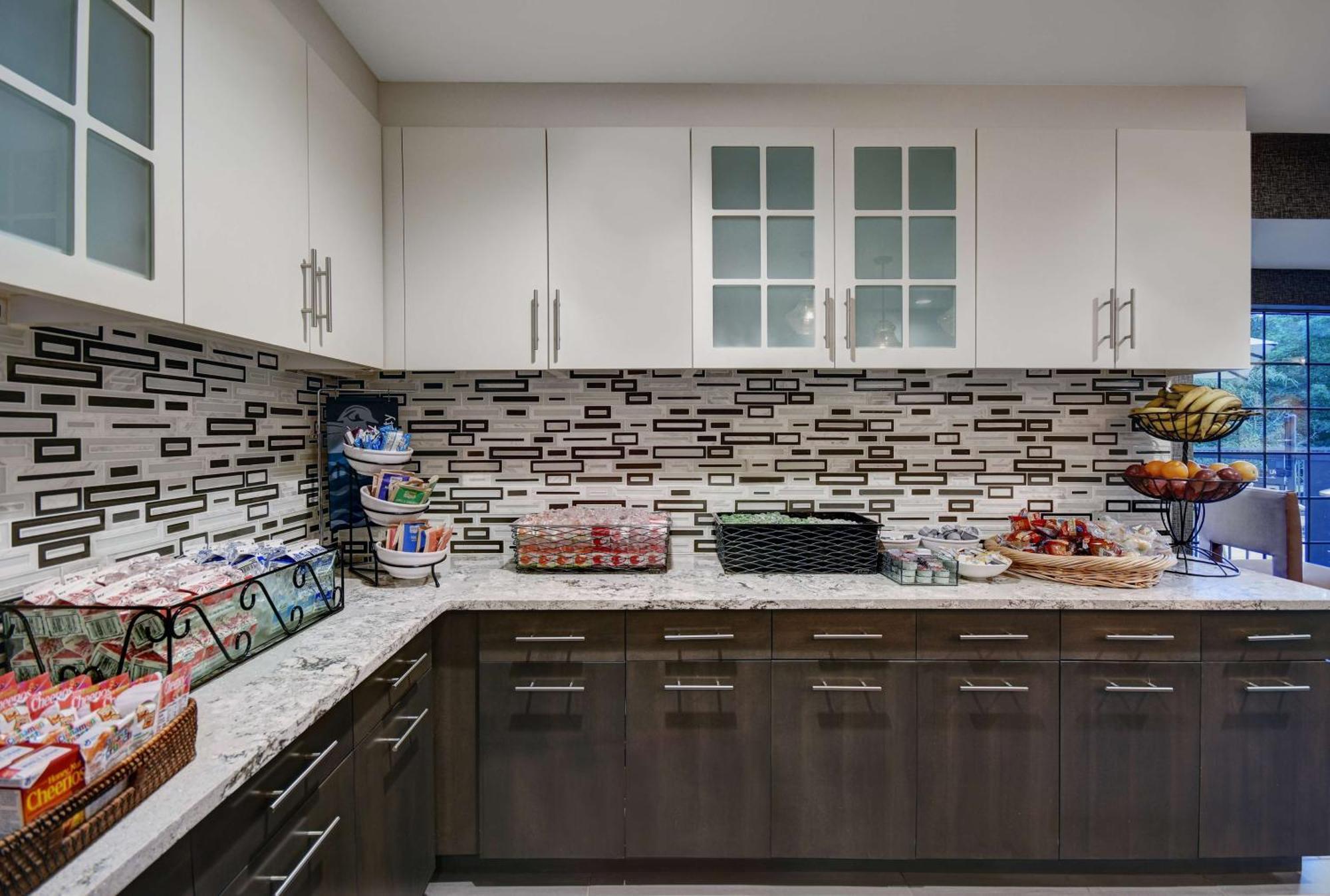 Homewood Suites By Hilton Eatontown Extérieur photo