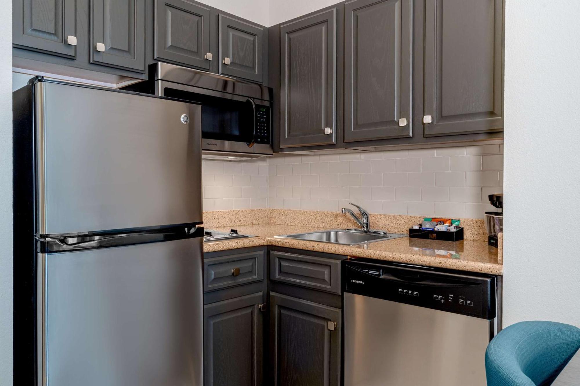 Homewood Suites By Hilton Eatontown Extérieur photo