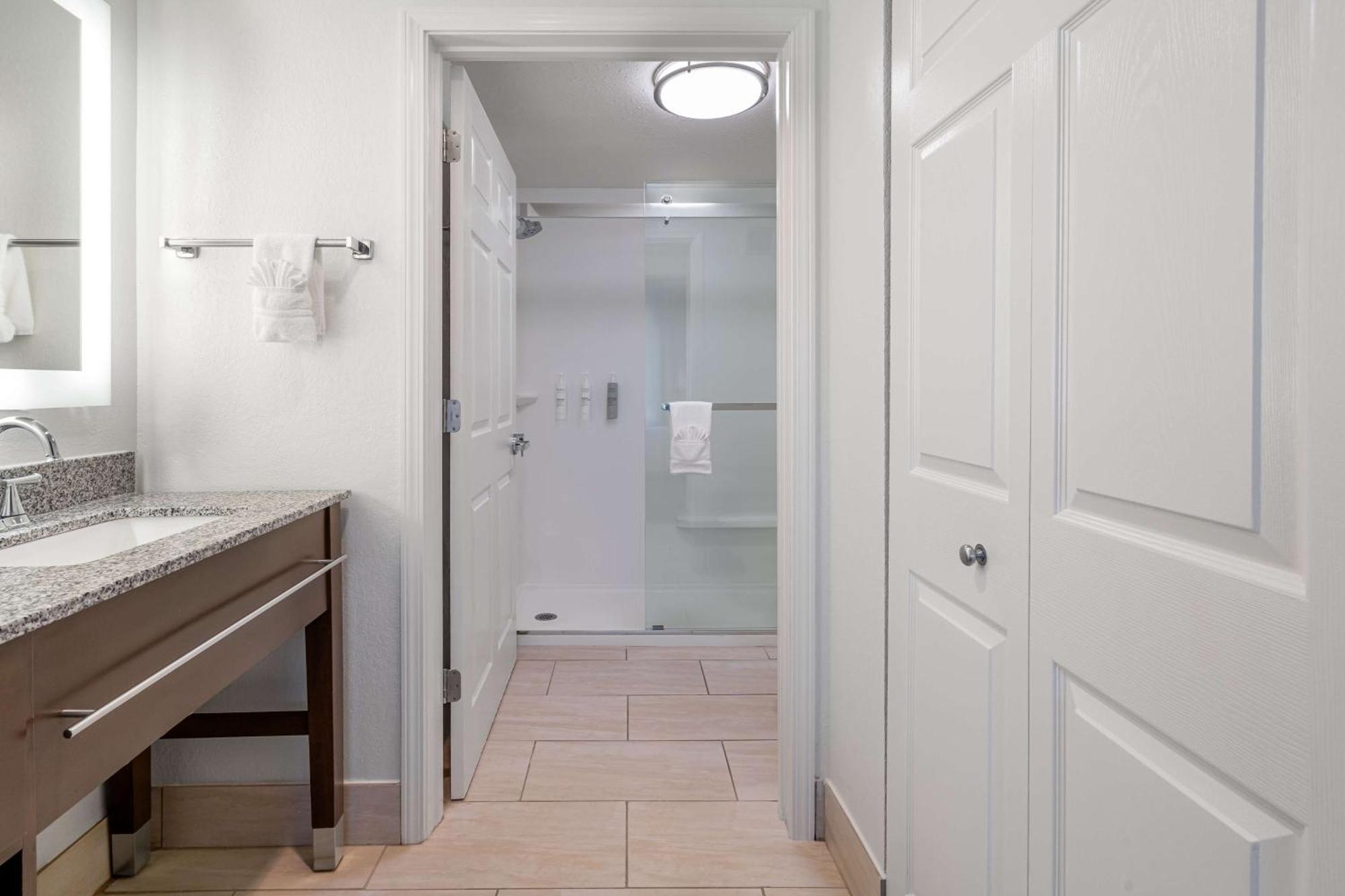 Homewood Suites By Hilton Eatontown Extérieur photo