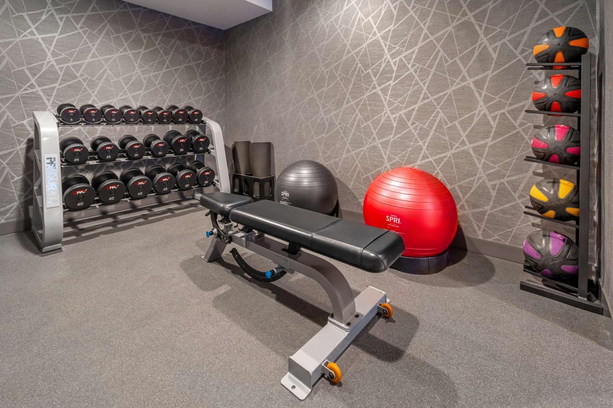 Homewood Suites By Hilton Eatontown Extérieur photo