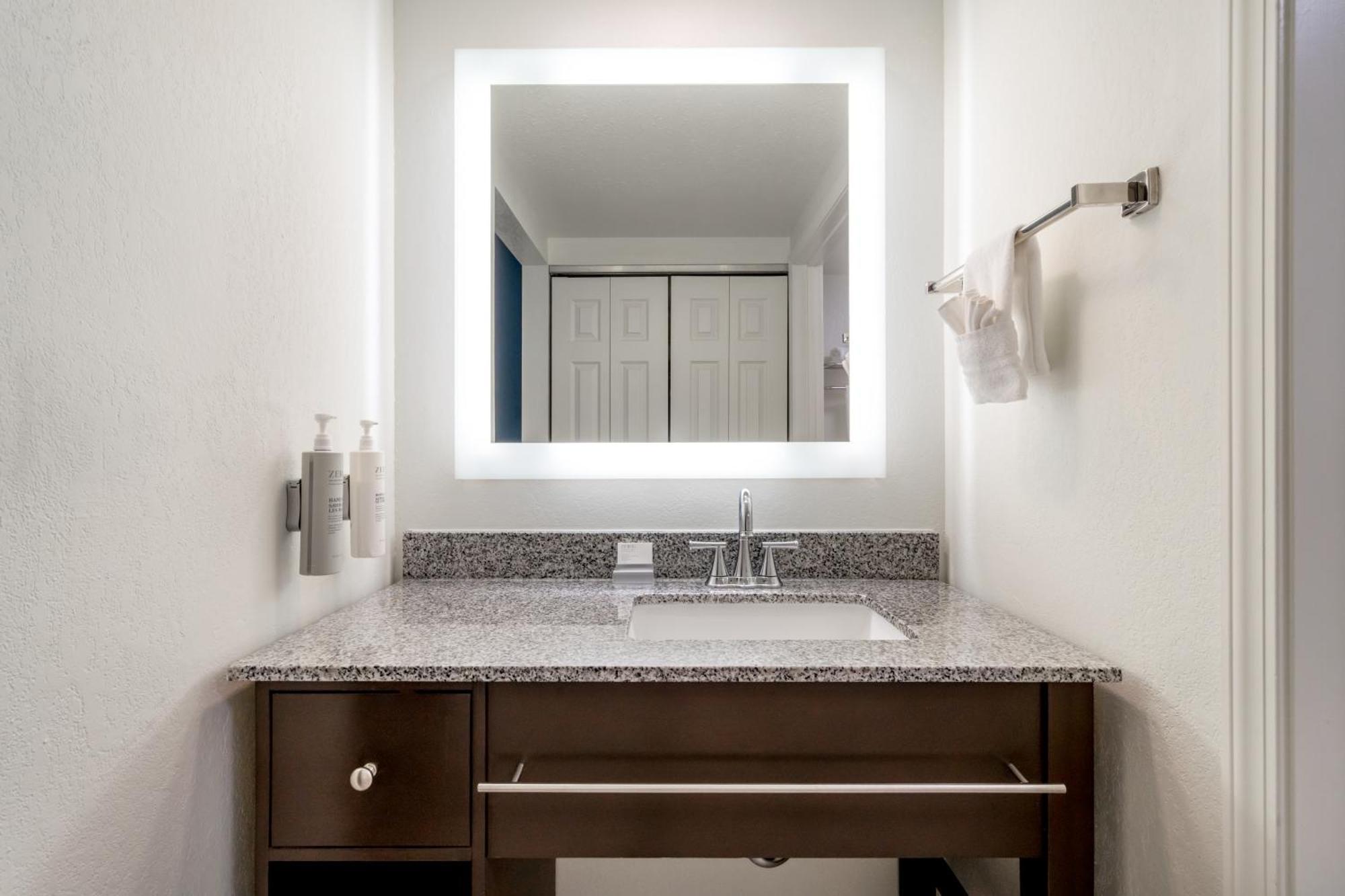 Homewood Suites By Hilton Eatontown Extérieur photo